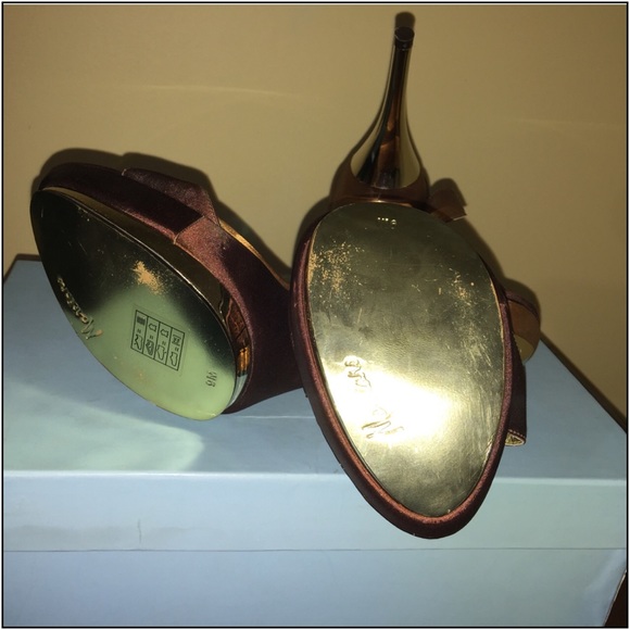 👠MARCIANO SATIN PMIRIS HEELS W/ROSE Sz 9 in BOX👠 - Picture 8 of 8